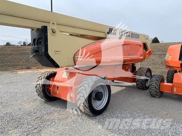 JLG 1250AJP Plataformas con brazo de elevación manual