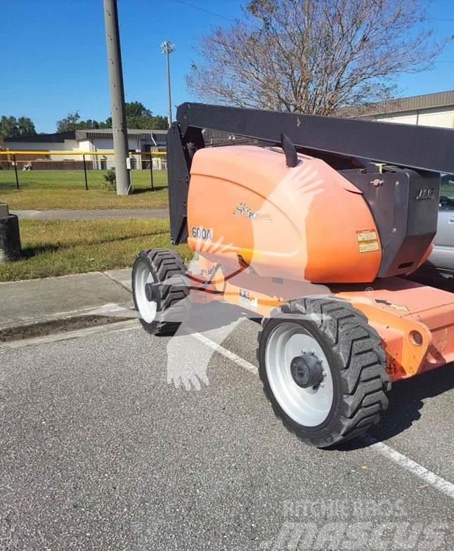 JLG 600A Plataformas con brazo de elevación manual