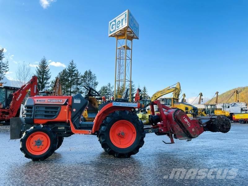 Kubota B1610D Retrocargadoras