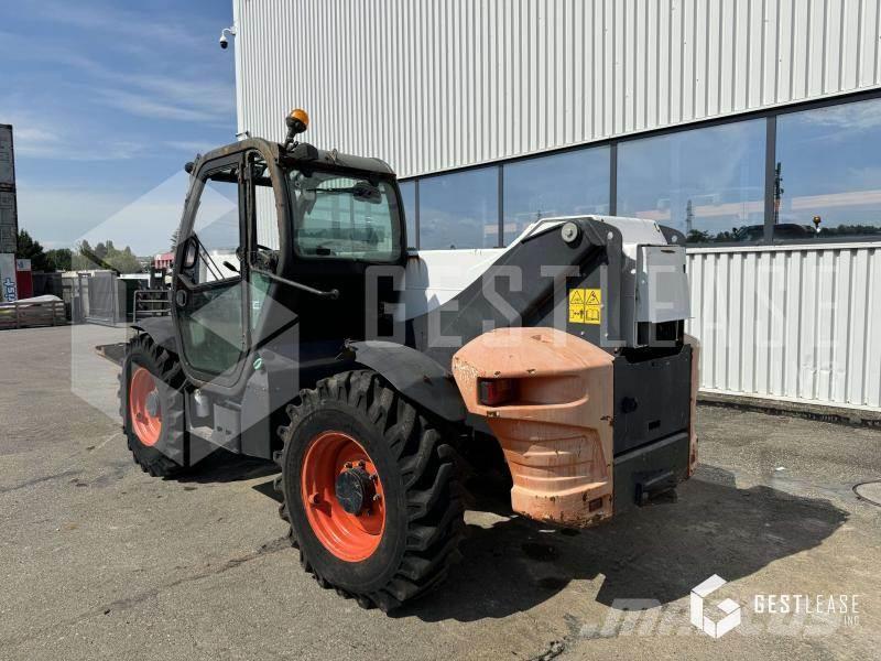 Bobcat T40180 Montacargas de alcance de gran altura