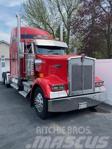 Kenworth W900L Otros