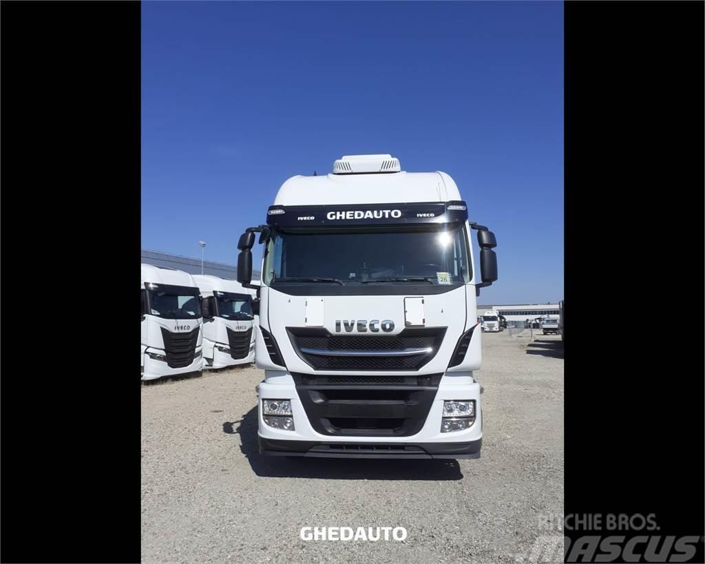 Iveco AS260S48Y Camiones con caja de remolque