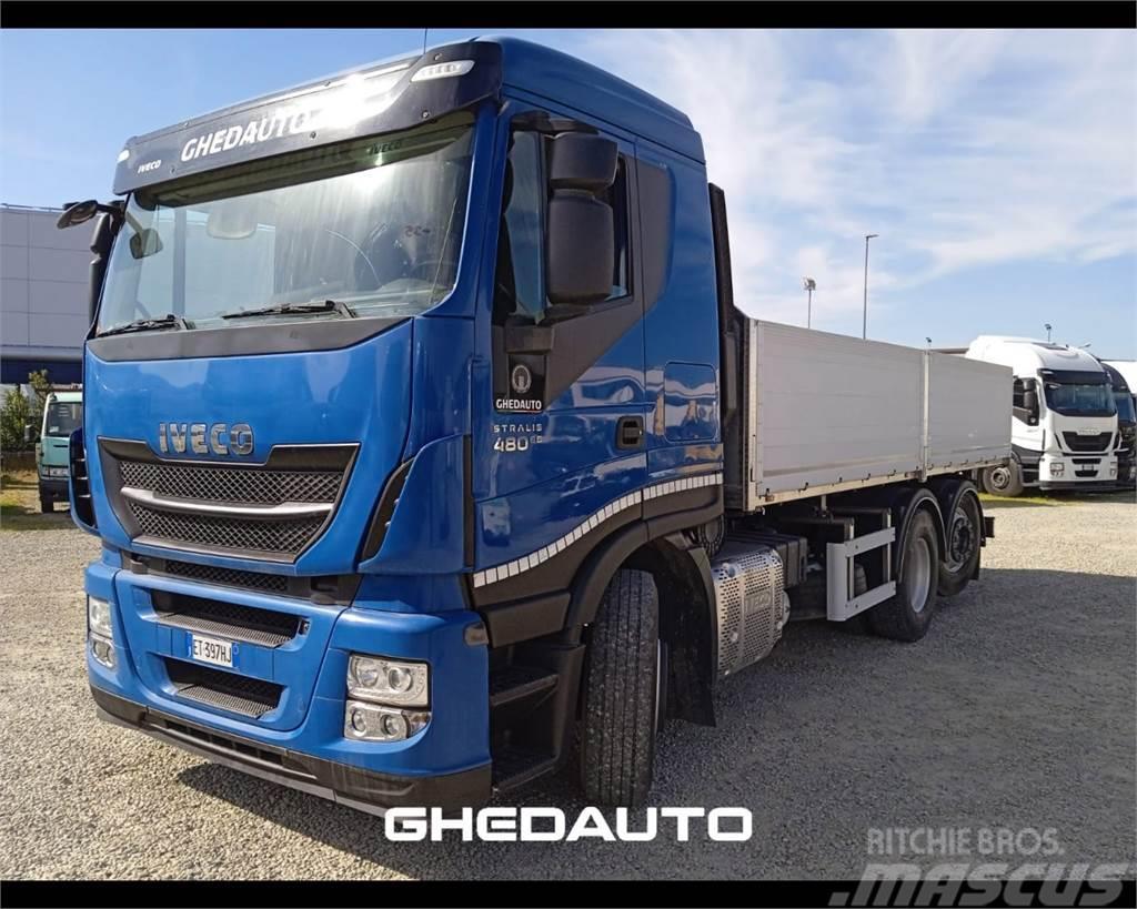 Iveco AS260S48Y Camiones con caja de remolque