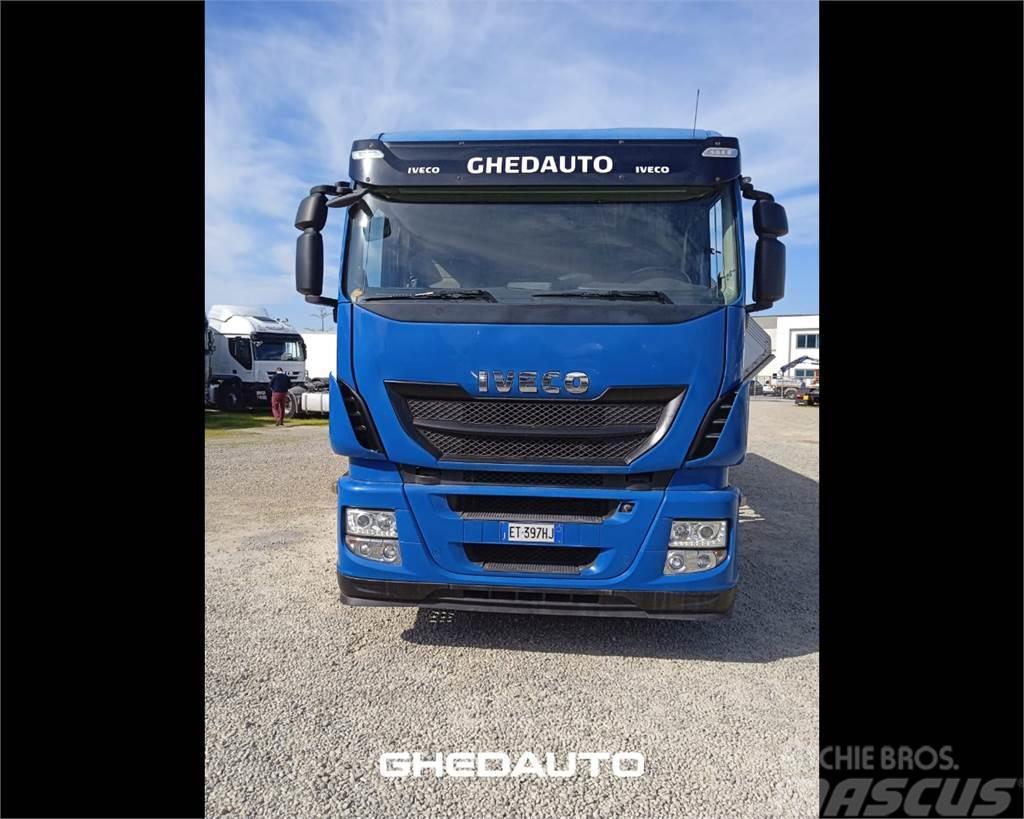 Iveco AS260S48Y Camiones con caja de remolque