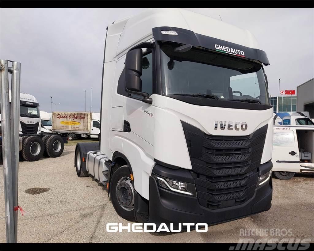 Iveco AS440S48 Camiones con caja de remolque