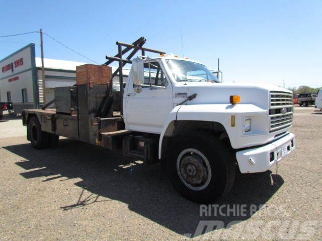 Ford F700 Camiones de cama baja