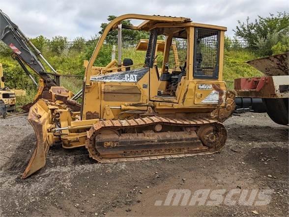 CAT D4G Buldozer sobre oruga