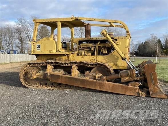 CAT D8 Buldozer sobre oruga