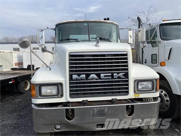 Mack CHN612 Camiones tractor