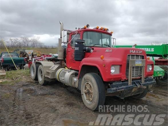 Mack R686ST Camiones tractor