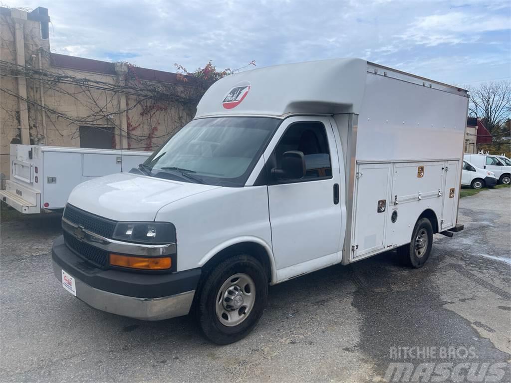 Chevrolet Express Caja abierta/laterales abatibles