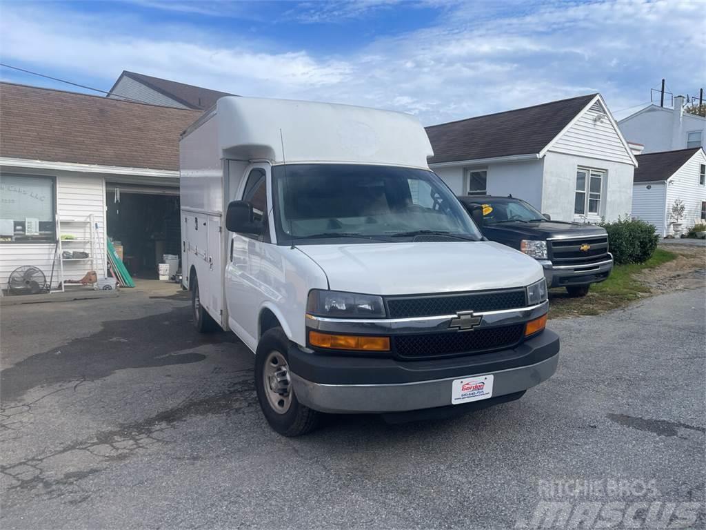 Chevrolet Express Caja abierta/laterales abatibles