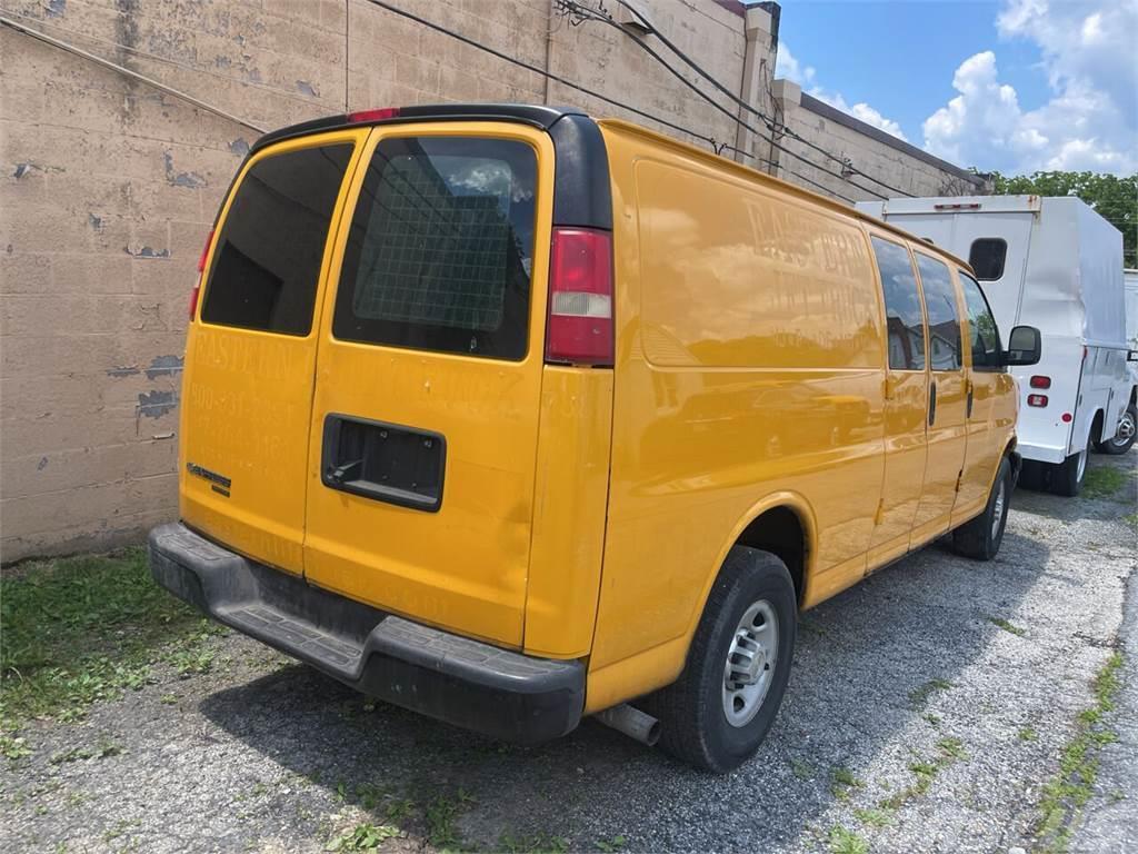 Chevrolet Express Vehículos de caha cerrada