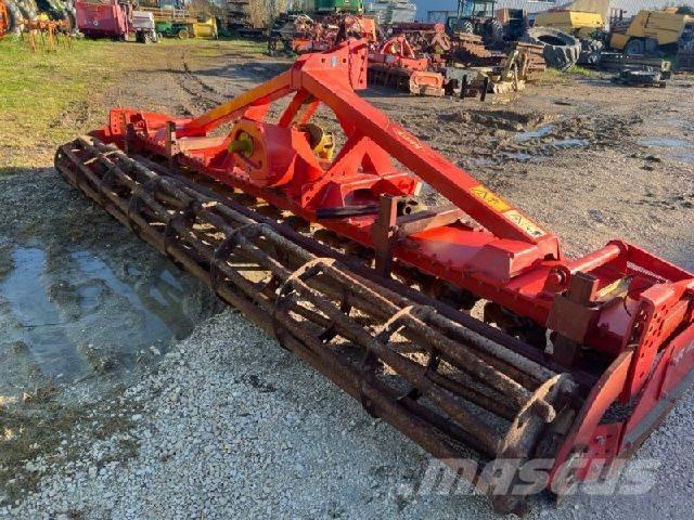 Kuhn HR404 Gradas