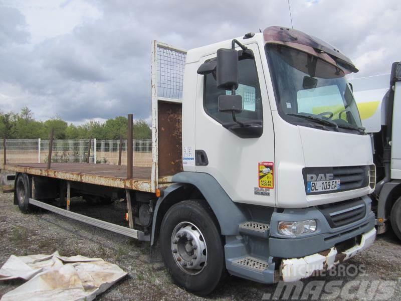 DAF LF55 220 Camiones de cama baja