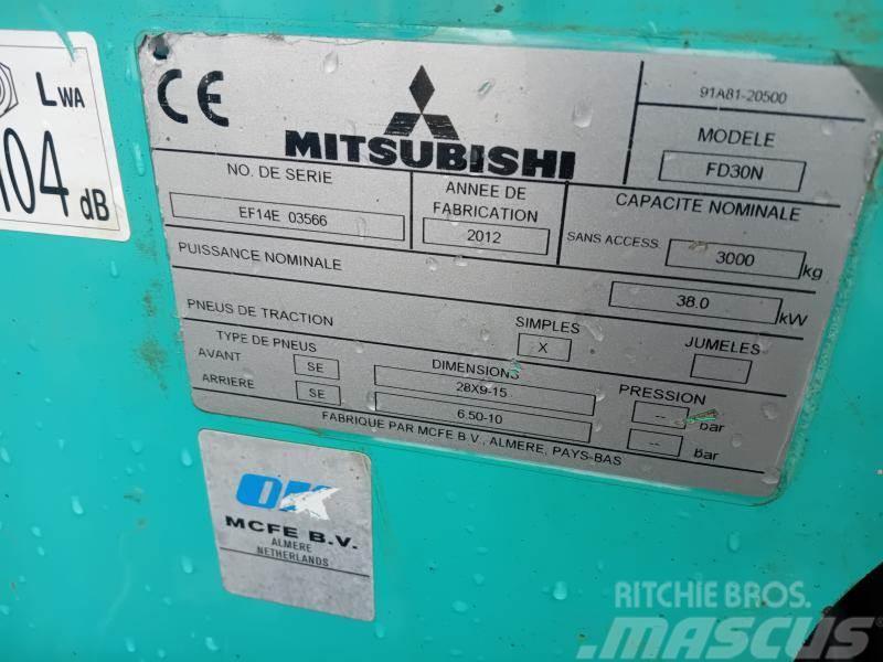 Mitsubishi FD30N Montacargas - otros