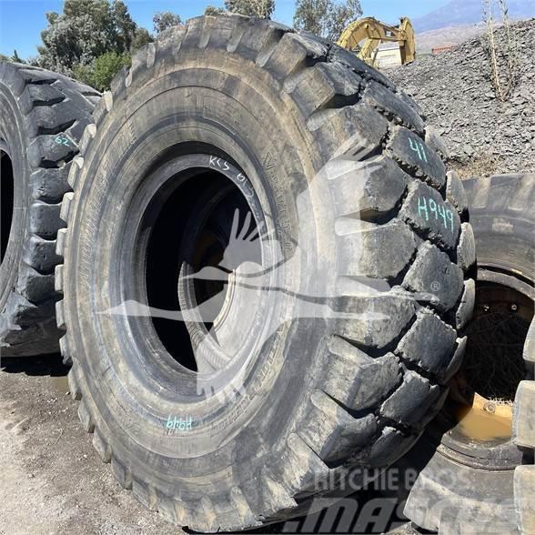 Bridgestone 2400R35 Llantas