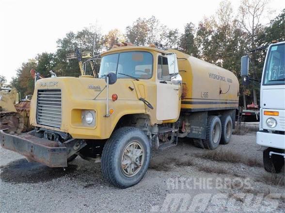 Mack DMM690S Camiones cisterna