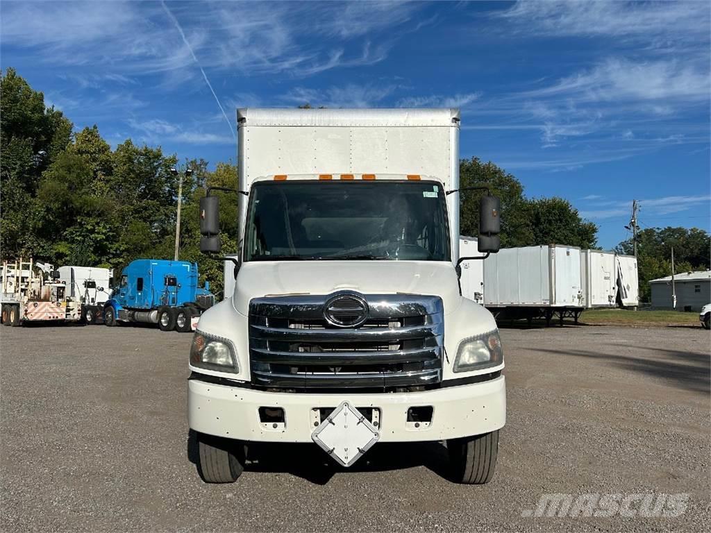 Hino 268 Camiones con caja de remolque