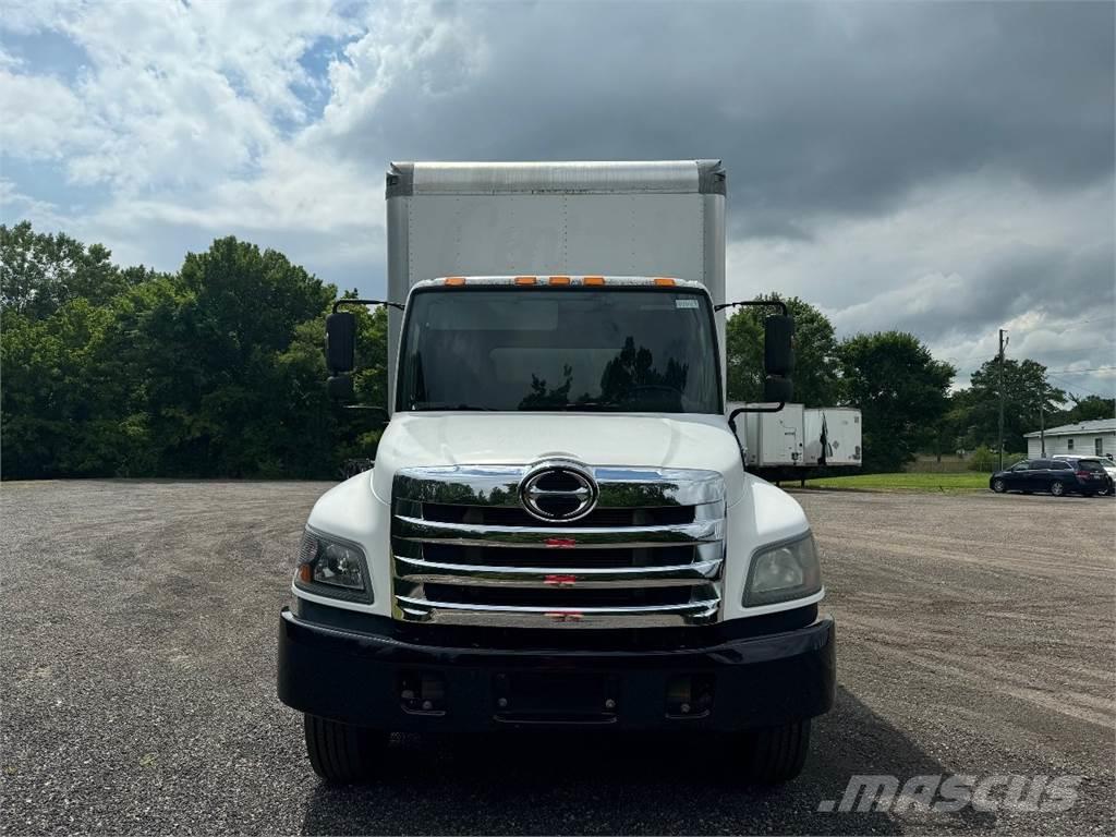 Hino 338 Camiones con caja de remolque