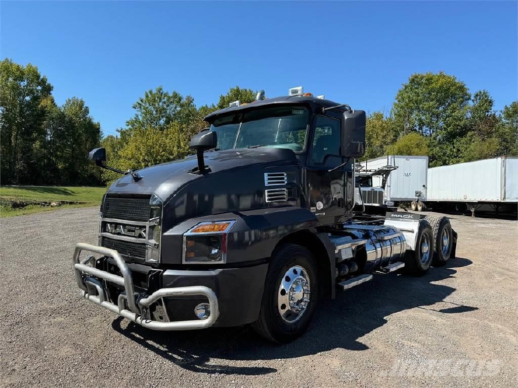 Mack AN64T Camiones tractor