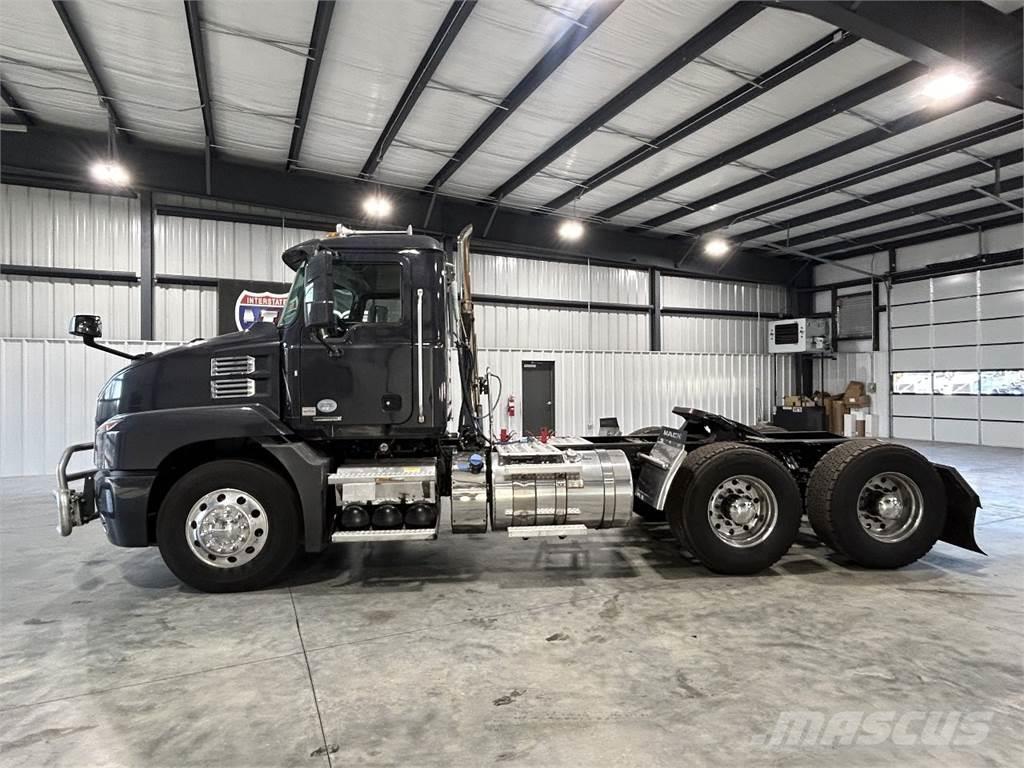 Mack AN64T Camiones tractor