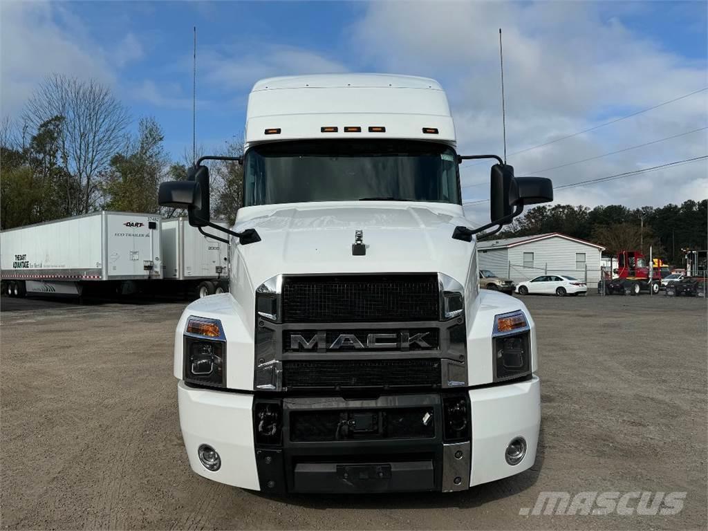 Mack AN64T Camiones tractor