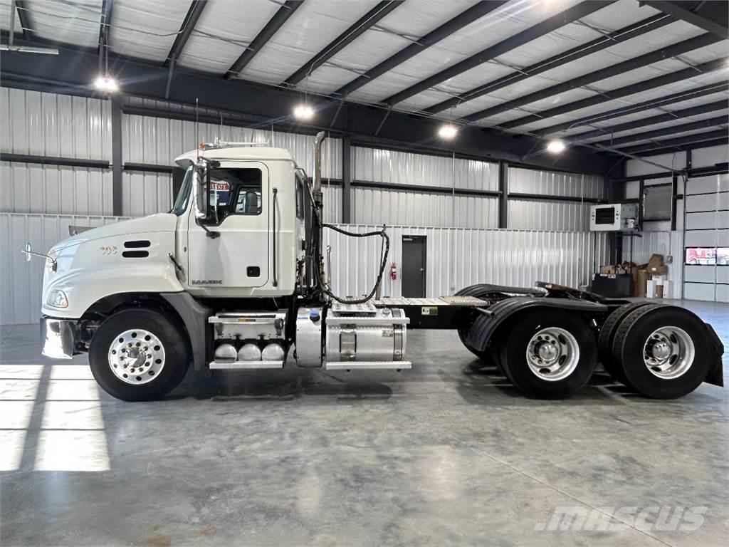 Mack CXU613 Camiones tractor