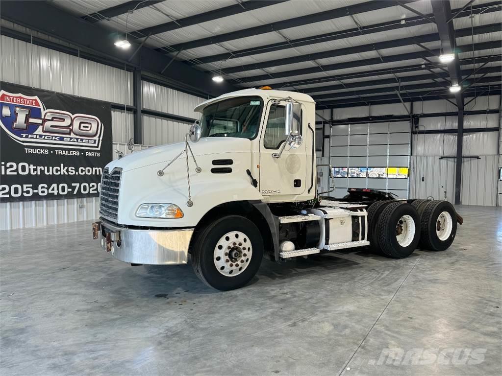 Mack CXU613 Camiones tractor