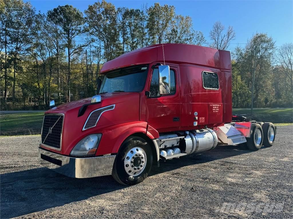 Volvo VNL64T730 Camiones tractor