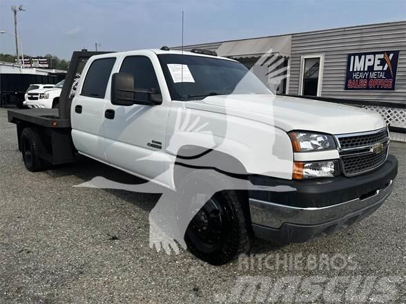 Chevrolet 3500 Camiones de cama baja