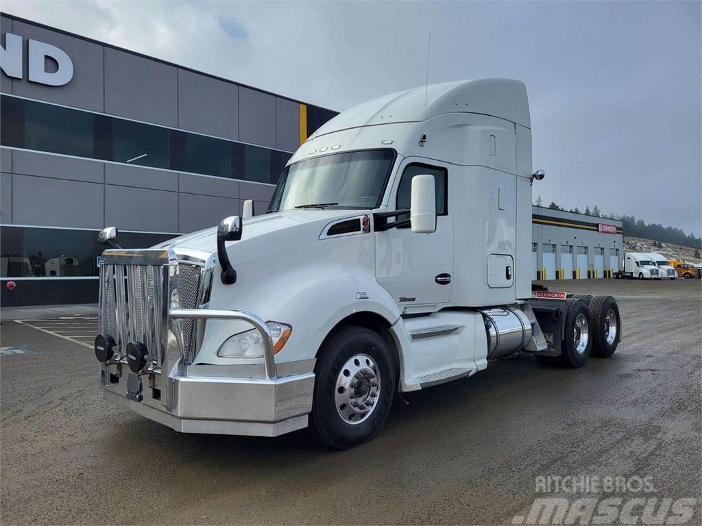 Kenworth T680 Camiones con chasís y cabina