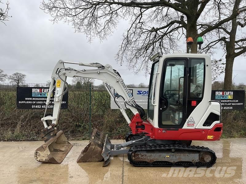 Takeuchi TB225 Excavadoras sobre orugas