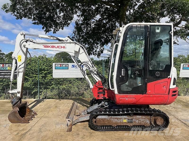 Takeuchi TB230 Excavadoras sobre orugas