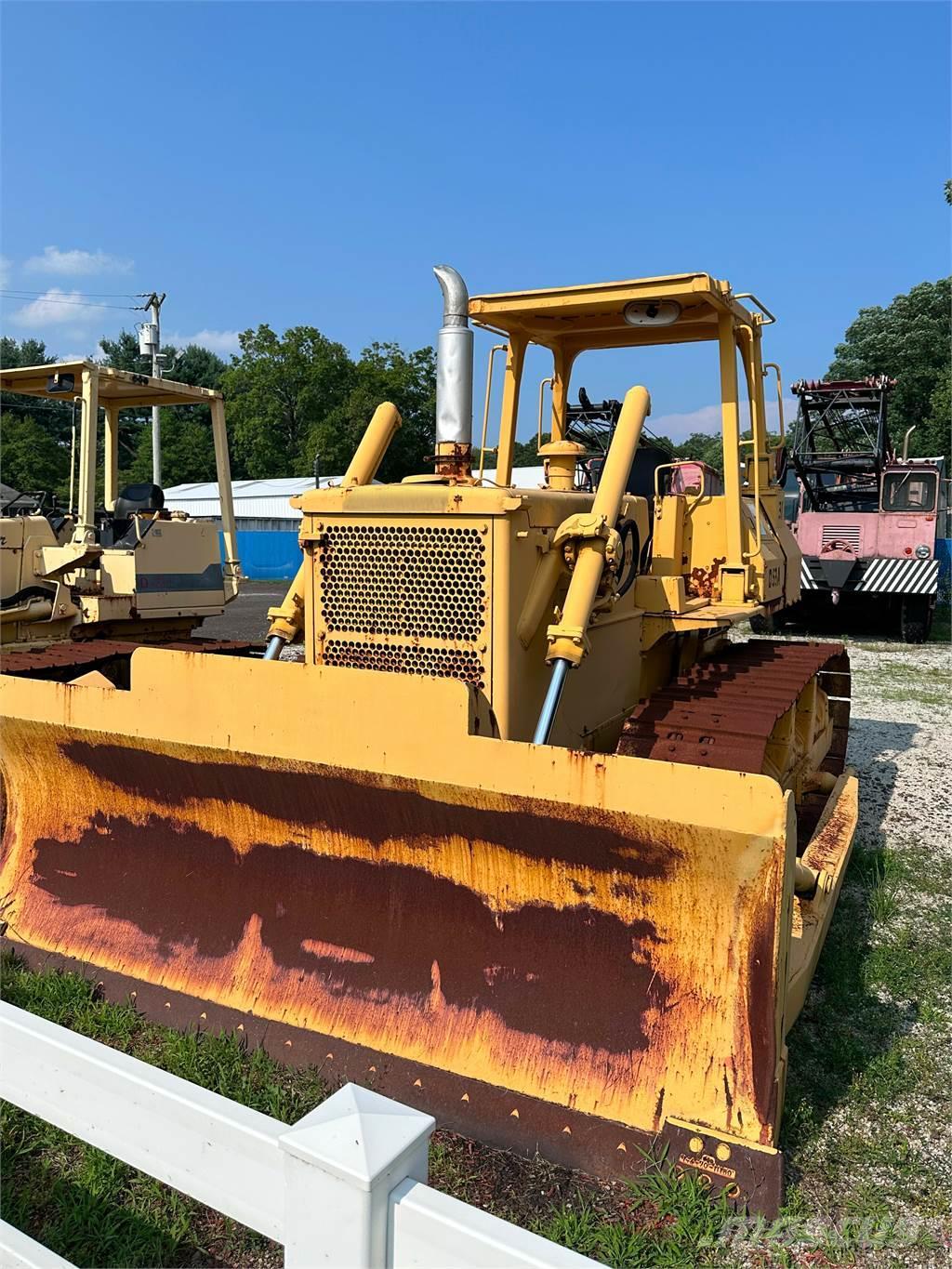 Komatsu D53 A-17 Buldozer sobre oruga