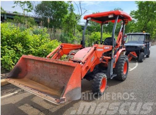 Kubota B26TLB Retrocargadoras