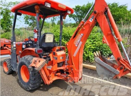 Kubota B26TLB Retrocargadoras