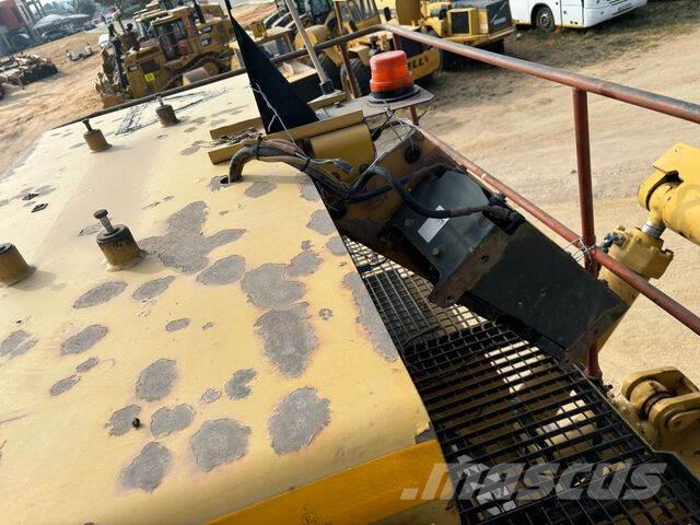 CAT D11T Buldozer sobre oruga