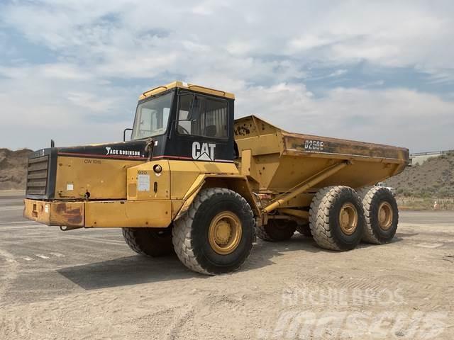 CAT D250E Camiones articulados