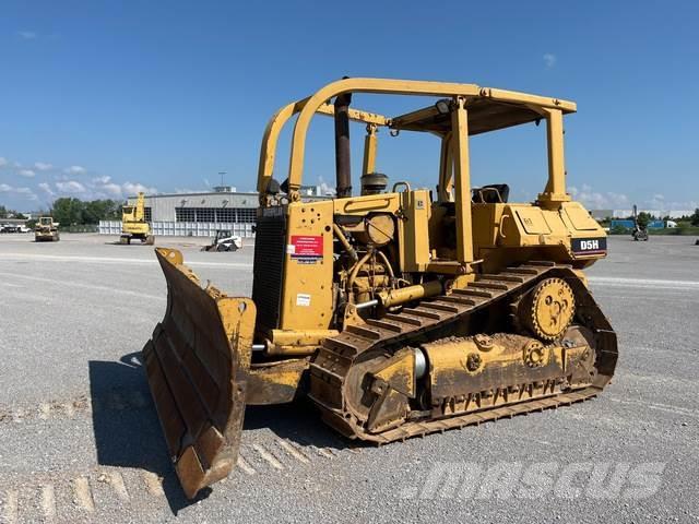 CAT D5H Buldozer sobre oruga