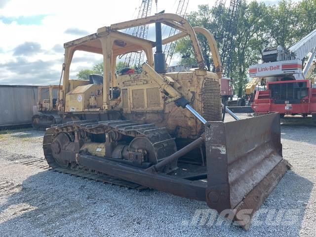 CAT D6D Buldozer sobre oruga