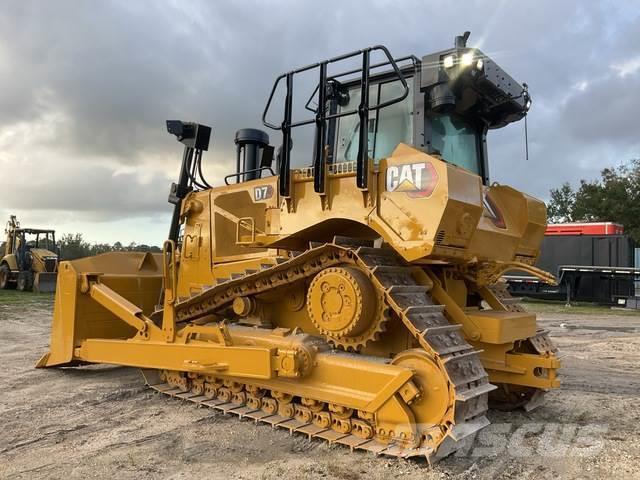 CAT D7 Buldozer sobre oruga