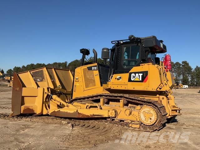 CAT D7E Buldozer sobre oruga