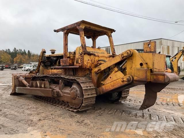 CAT D8H Buldozer sobre oruga