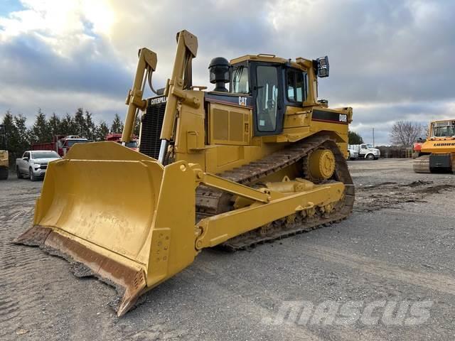 CAT D8R Buldozer sobre oruga