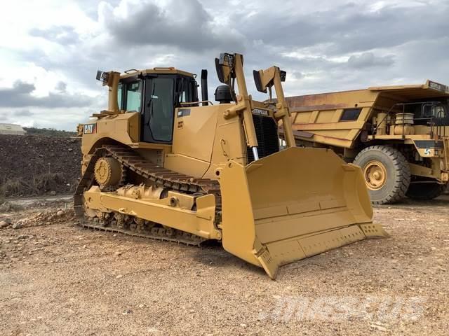 CAT D8T Buldozer sobre oruga