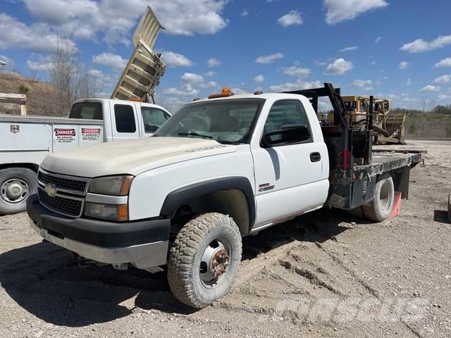 Chevrolet 3500 Camiones de cama baja