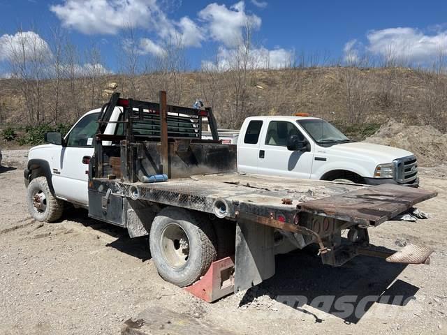 Chevrolet 3500 Camiones de cama baja