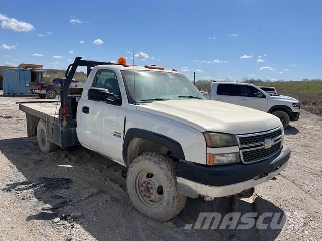 Chevrolet 3500 Camiones de cama baja