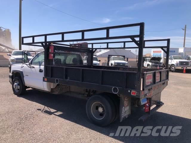 Chevrolet 3500 Camiones de cama baja